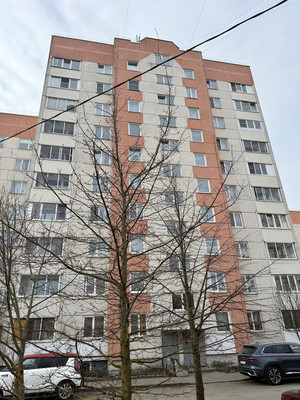 Продам трехкомнатную (3-комн.) квартиру, Спирина ул, 5к1, Красное Село г