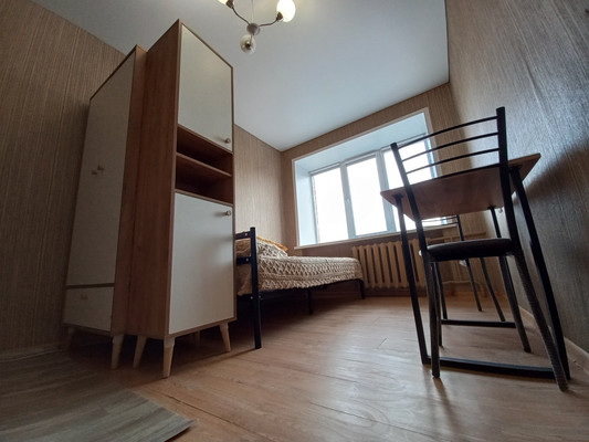 Продам комнату в 6-комн. квартире, Коммунистическая ул, 62, Сыктывкар г