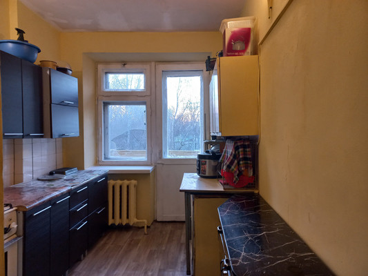 Продам комнату в 6-комн. квартире, Коммунистическая ул, 62, Сыктывкар г