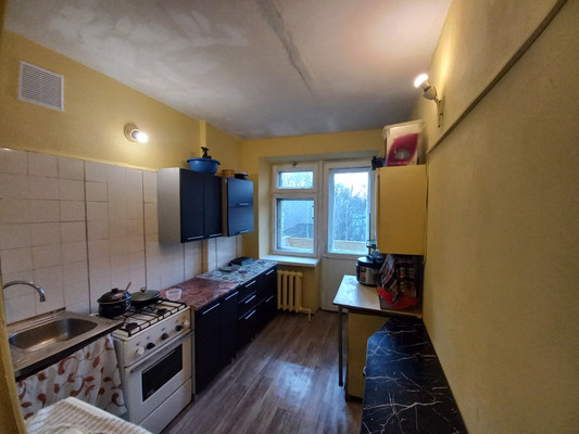 Продам комнату в 6-комн. квартире, Коммунистическая ул, 62, Сыктывкар г