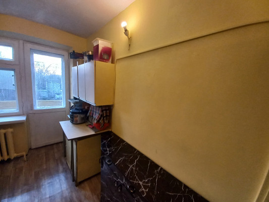 Продам комнату в 6-комн. квартире, Коммунистическая ул, 62, Сыктывкар г