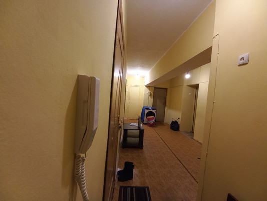 Продам комнату в 6-комн. квартире, Коммунистическая ул, 62, Сыктывкар г