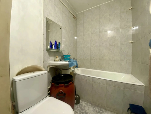 Продам однокомнатную (1-комн.) квартиру, Советской Армии ул, 136, Армавир г