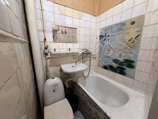 Продам двухкомнатную (2-комн.) квартиру, Авангардная ул, 155, Казань г