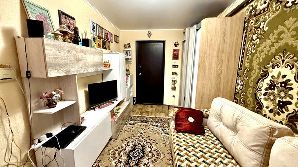 Продам двухкомнатную (2-комн.) квартиру, Баррикадная ул, 70, Симферополь г