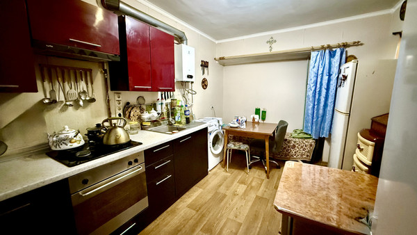 Продам двухкомнатную (2-комн.) квартиру, Баррикадная ул, 70, Симферополь г