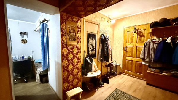 Продам двухкомнатную (2-комн.) квартиру, Баррикадная ул, 70, Симферополь г