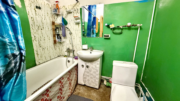 Продам двухкомнатную (2-комн.) квартиру, Баррикадная ул, 70, Симферополь г