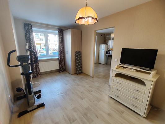 Сдам однокомнатную (1-комн.) квартиру, Озёрная ул, 14к3, Великий Новгород г