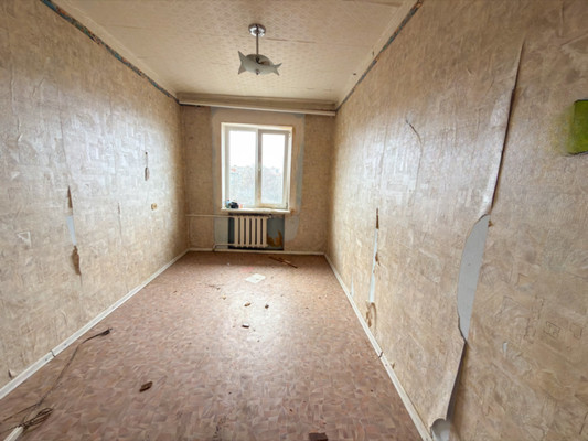 Продам трехкомнатную (3-комн.) квартиру, Новосочинский проезд, 4, Армавир г