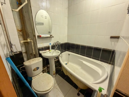 Продам трехкомнатную (3-комн.) квартиру, Новосочинский проезд, 4, Армавир г