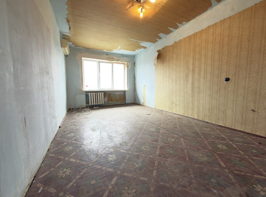 Продам трехкомнатную (3-комн.) квартиру, Новосочинский проезд, 4, Армавир г