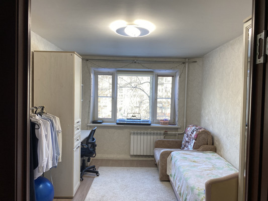 Продам трехкомнатную (3-комн.) квартиру, Красногвардейский б-р, 37, Подольск г