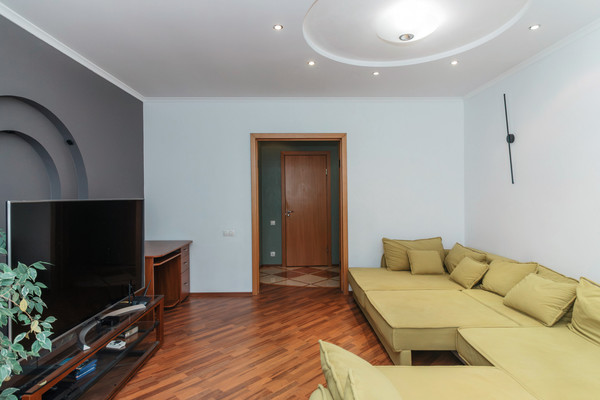 Продам трехкомнатную (3-комн.) квартиру, Комсомольская ул, 29, Ханты-Мансийск г