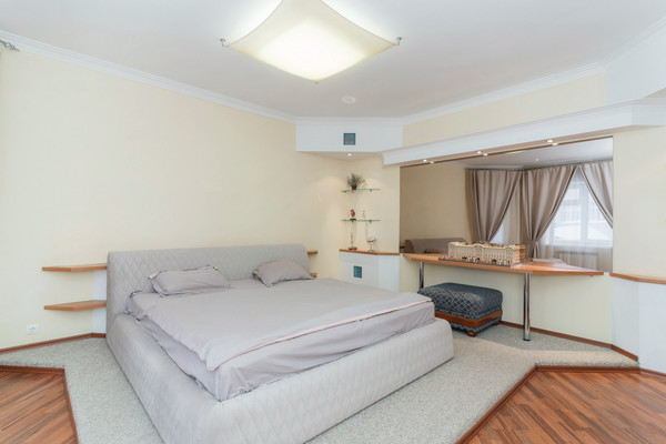 Продам трехкомнатную (3-комн.) квартиру, Комсомольская ул, 29, Ханты-Мансийск г