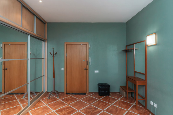 Продам трехкомнатную (3-комн.) квартиру, Комсомольская ул, 29, Ханты-Мансийск г