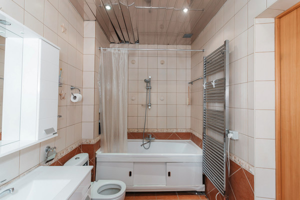 Продам трехкомнатную (3-комн.) квартиру, Комсомольская ул, 29, Ханты-Мансийск г