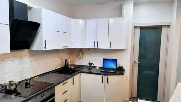 Продам двухкомнатную (2-комн.) квартиру, Северная Звезда ул, 2/3, Батайск г