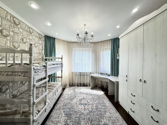 Продам двухкомнатную (2-комн.) квартиру, Советская ул, 95к1, Брянск г