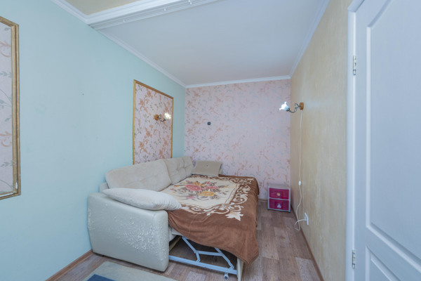 Продам двухкомнатную (2-комн.) квартиру, Тургенева ул, 12, Пермь г