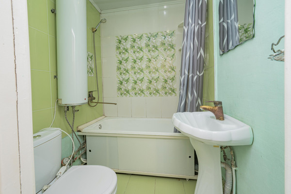 Продам двухкомнатную (2-комн.) квартиру, Тургенева ул, 12, Пермь г