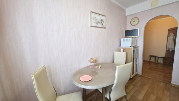 Продам двухкомнатную (2-комн.) квартиру, Шаронова ул, 14, Ишим г