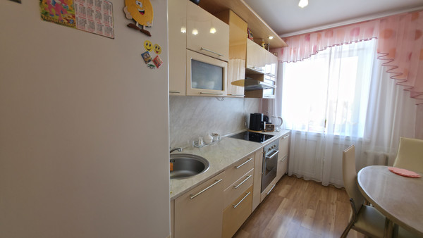 Продам двухкомнатную (2-комн.) квартиру, Шаронова ул, 14, Ишим г