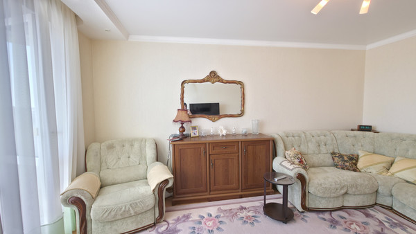 Продам двухкомнатную (2-комн.) квартиру, Шаронова ул, 14, Ишим г