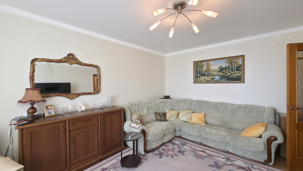 Продам двухкомнатную (2-комн.) квартиру, Шаронова ул, 14, Ишим г