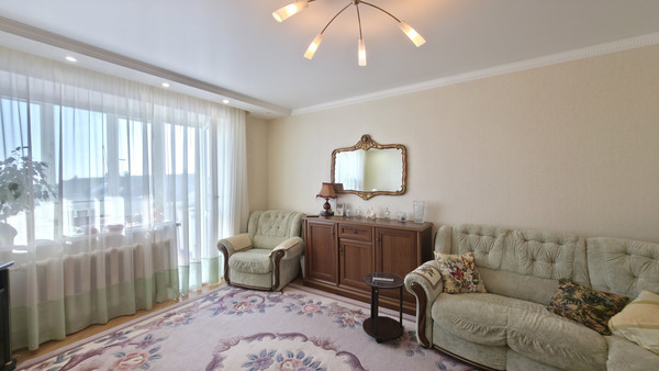 Продам двухкомнатную (2-комн.) квартиру, Шаронова ул, 14, Ишим г