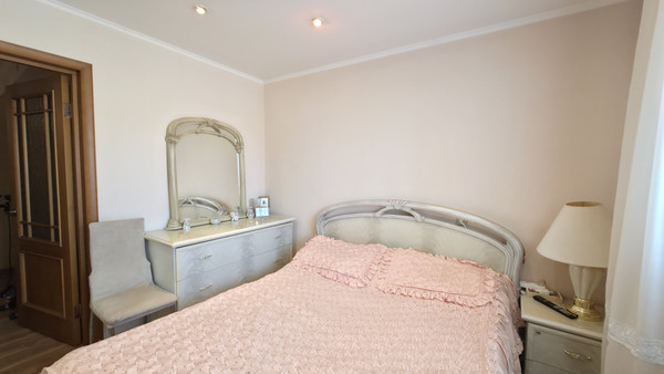 Продам двухкомнатную (2-комн.) квартиру, Шаронова ул, 14, Ишим г