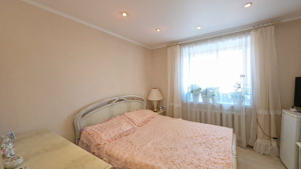 Продам двухкомнатную (2-комн.) квартиру, Шаронова ул, 14, Ишим г