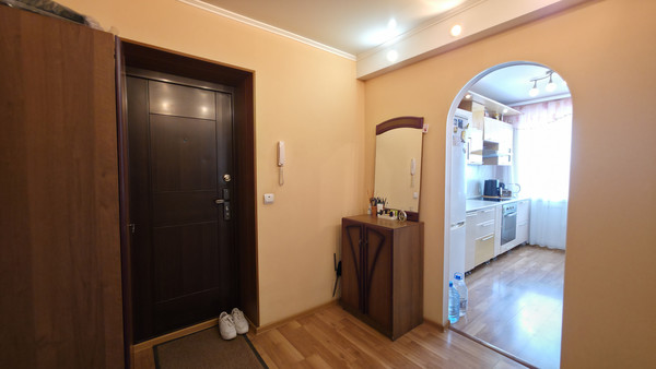 Продам двухкомнатную (2-комн.) квартиру, Шаронова ул, 14, Ишим г