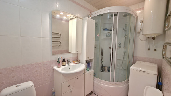 Продам двухкомнатную (2-комн.) квартиру, Шаронова ул, 14, Ишим г