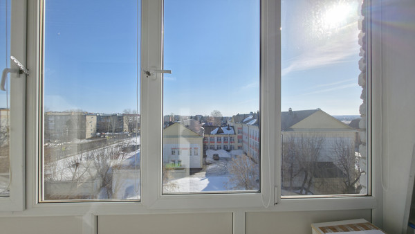 Продам двухкомнатную (2-комн.) квартиру, Шаронова ул, 14, Ишим г