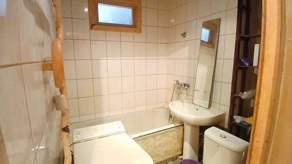 Продам двухкомнатную (2-комн.) квартиру, Космонавта Леонова ул, 8, Пермь г