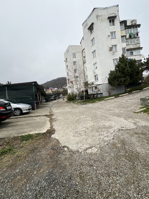 Продам трехкомнатную (3-комн.) квартиру, Коммунальников (Лазаревский р-н) ул, 41, Сочи г