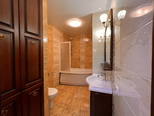 Продам многокомнатную квартиру, Красновишерская ул, 39, Пермь г