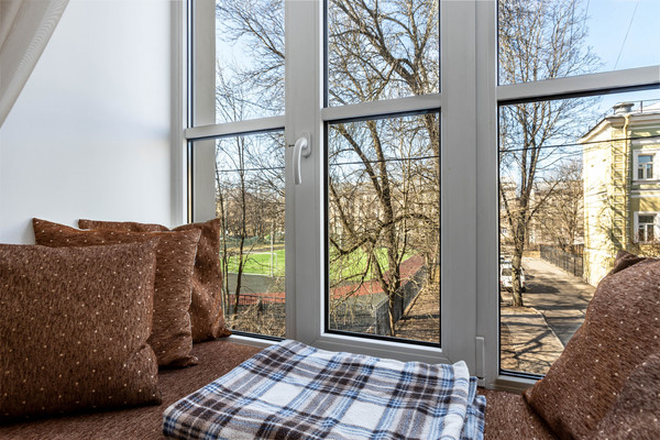 Продам двухкомнатную (2-комн.) квартиру, Мануильского ул, 37, Кронштадт г