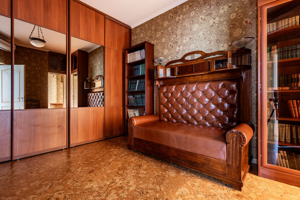 Продам двухкомнатную (2-комн.) квартиру, Мануильского ул, 37, Кронштадт г