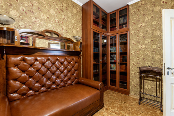 Продам двухкомнатную (2-комн.) квартиру, Мануильского ул, 37, Кронштадт г