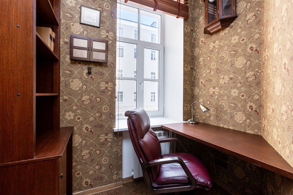 Продам двухкомнатную (2-комн.) квартиру, Мануильского ул, 37, Кронштадт г