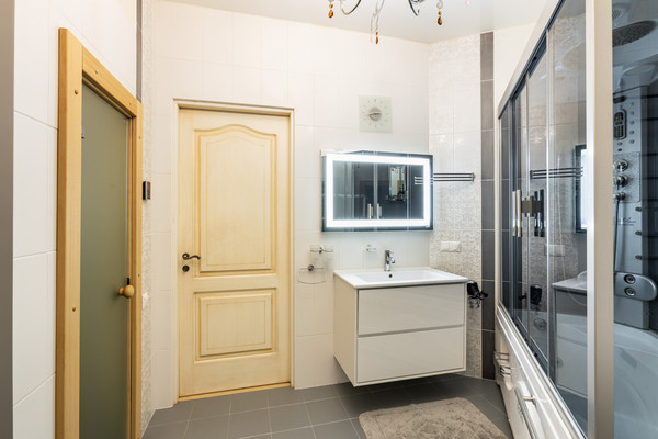 Продам двухкомнатную (2-комн.) квартиру, Мануильского ул, 37, Кронштадт г