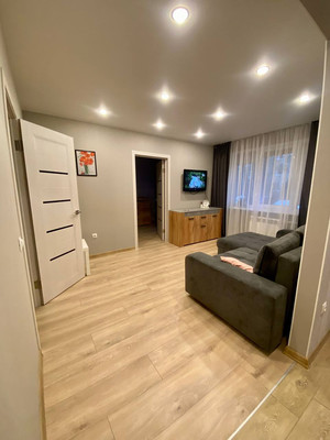 Продам двухкомнатную (2-комн.) квартиру, Лейтенанта Яналова ул, 14А, Калининград г