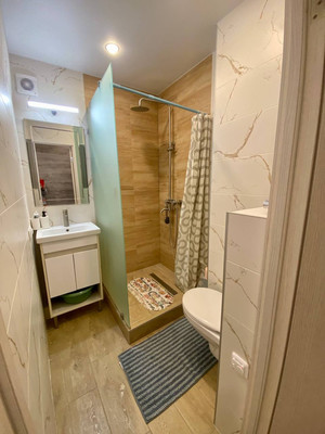 Продам двухкомнатную (2-комн.) квартиру, Лейтенанта Яналова ул, 14А, Калининград г