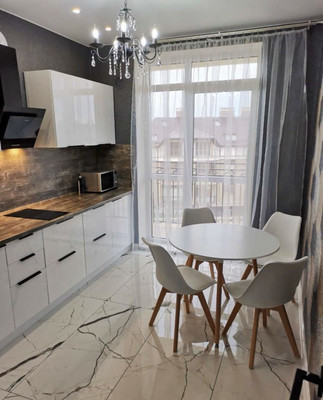 Продам двухкомнатную (2-комн.) квартиру, Обогатительная ул, 12, Янтарный пгт