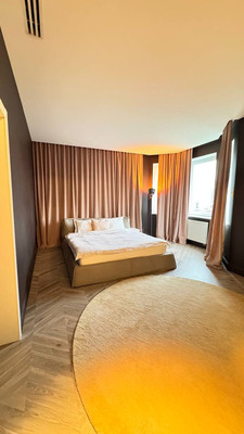 Продам трехкомнатную (3-комн.) квартиру, Сержанта Колоскова ул, 6аАк4, Калининград г