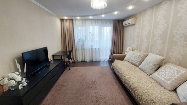 Продам двухкомнатную (2-комн.) квартиру, Татарстан ул, 64, Казань г