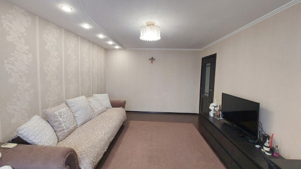 Продам двухкомнатную (2-комн.) квартиру, Татарстан ул, 64, Казань г