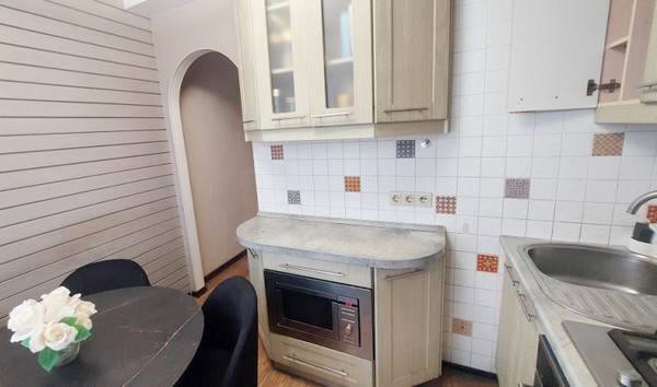 Продам двухкомнатную (2-комн.) квартиру, Татарстан ул, 64, Казань г